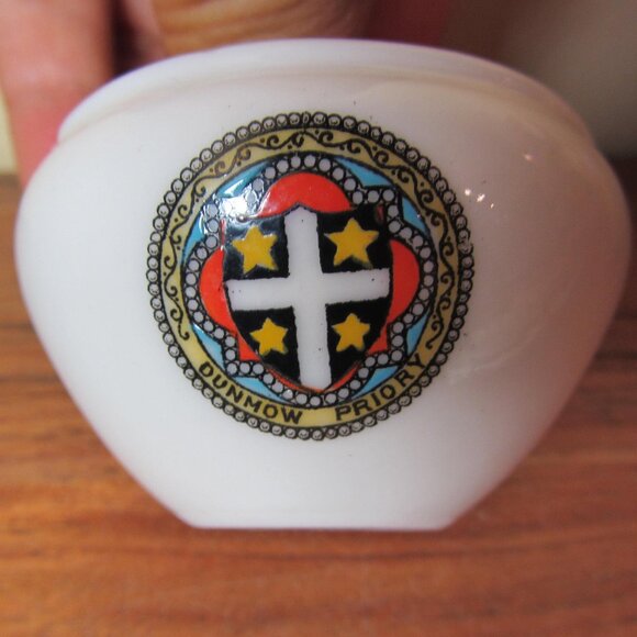 W.H. Goss crested heraldry china vintage Dunmow Priory (GC058 Grace) - Picture 3 of 7